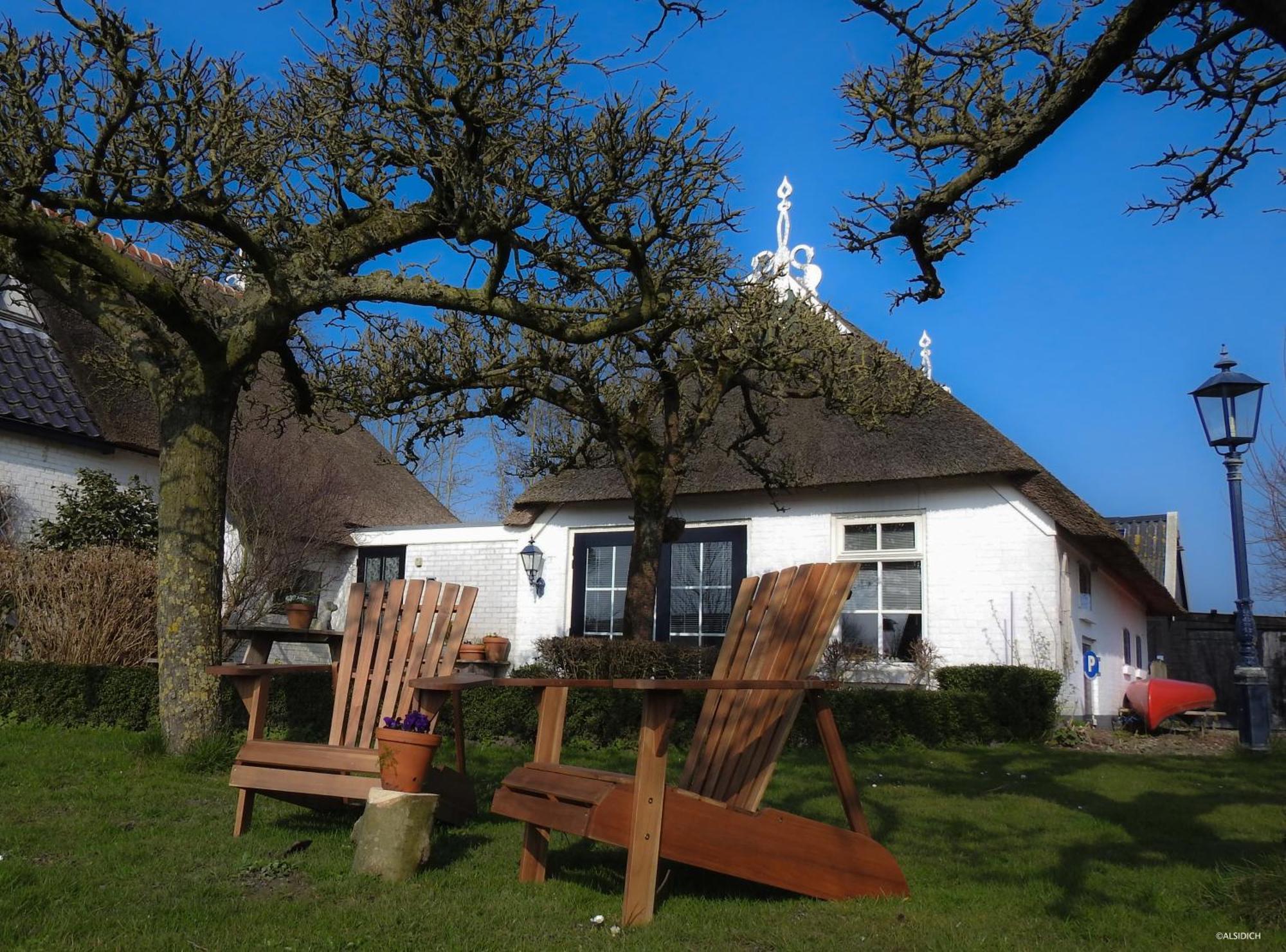 Bed and Breakfast The Wee White Hoose Oosternijkerk Exterior foto